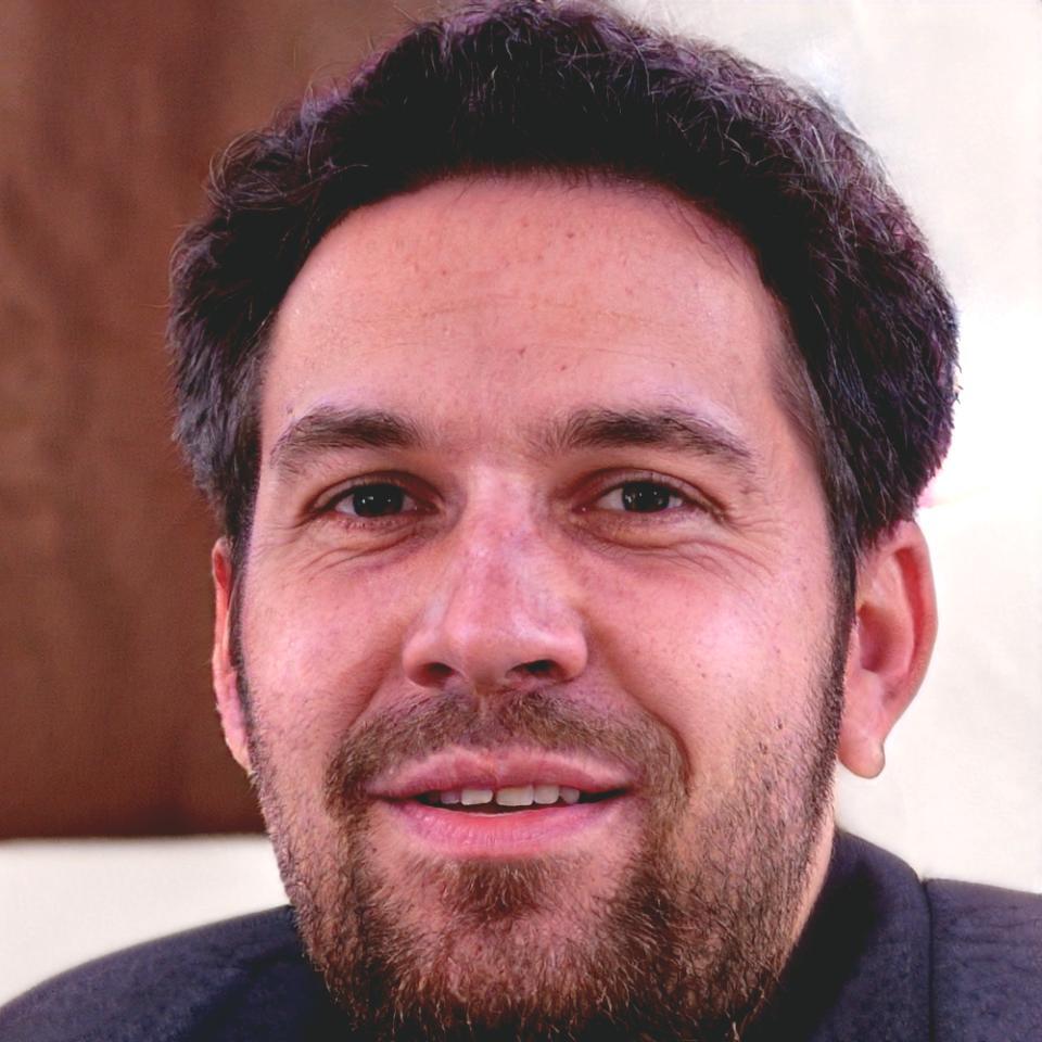 Portraitfoto von Henrik Völker